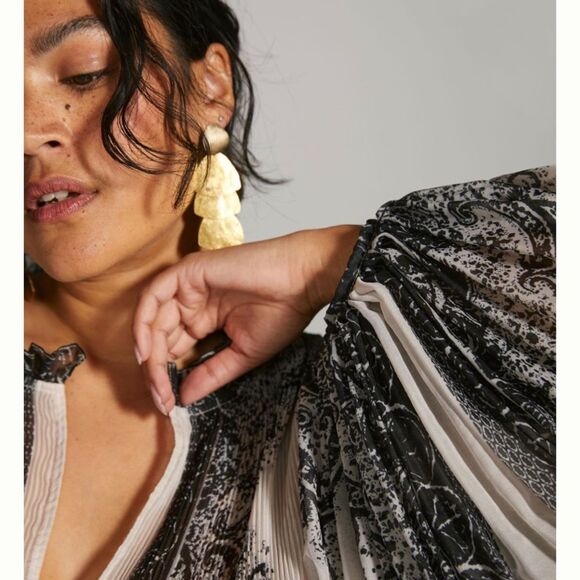 Anthropologie Black and Cream Blouse - Picture 8 of 15